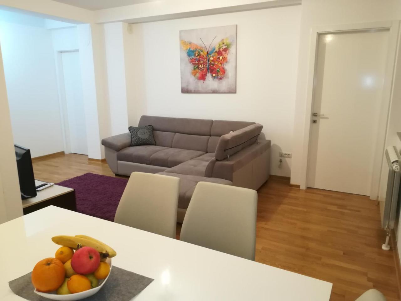 Appartement Butterfly à Čačak Extérieur photo